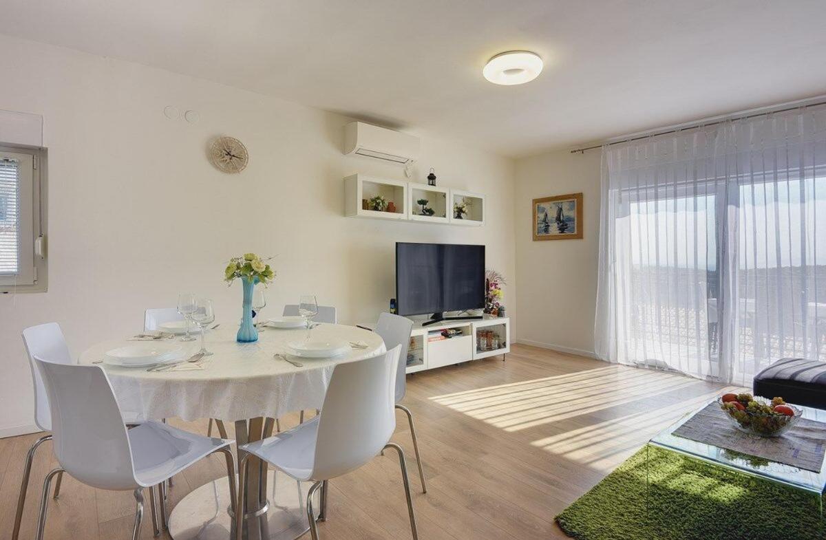 Apartment Zajec Premantura Kültér fotó