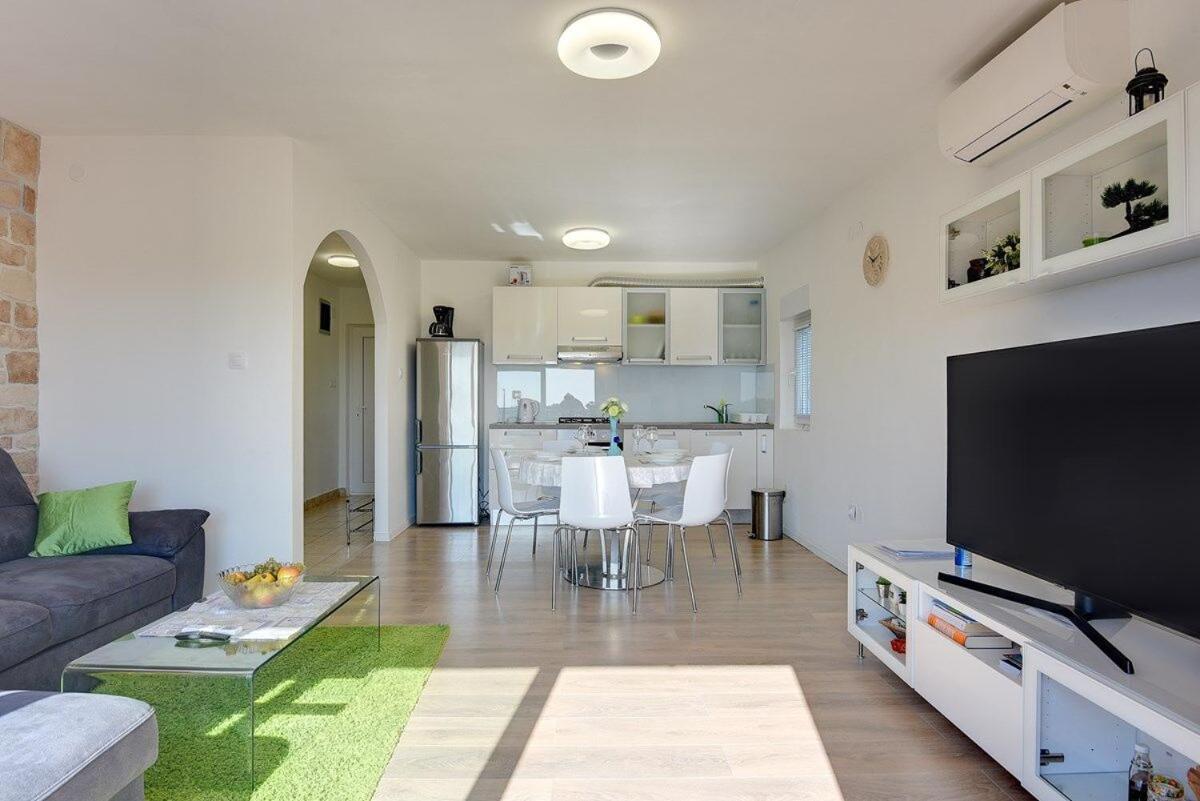 Apartment Zajec Premantura Kültér fotó