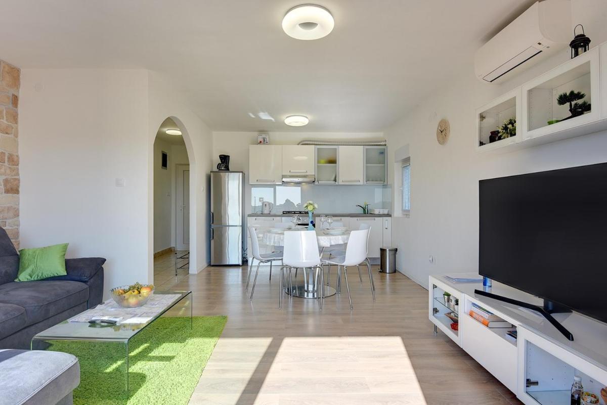Apartment Zajec Premantura Kültér fotó